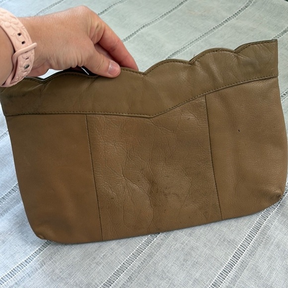 New Fashion Collection Vintage Leather Clutch with Scalloped Edge - Picture 10 of 10